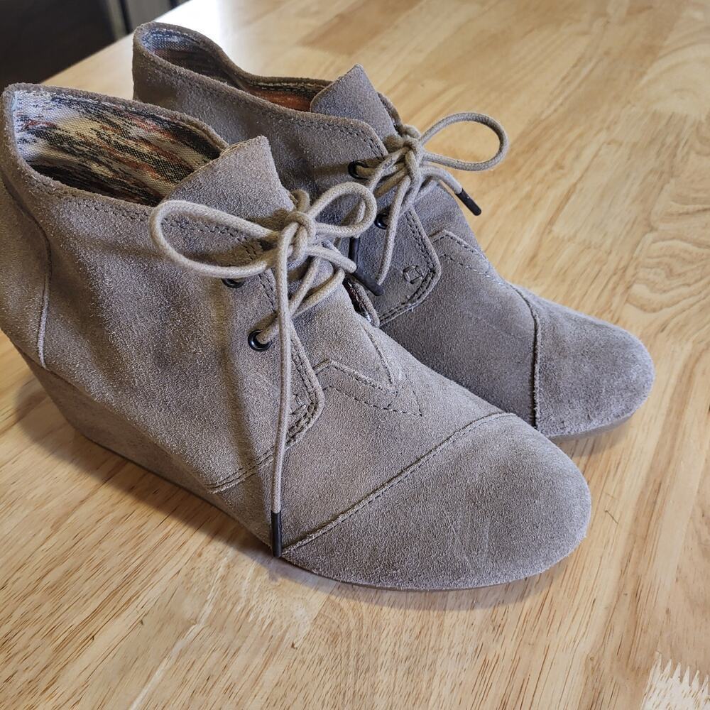 TOMS Gray Suede Leather Wedge Tie 8.5 - Picture 1 of 8